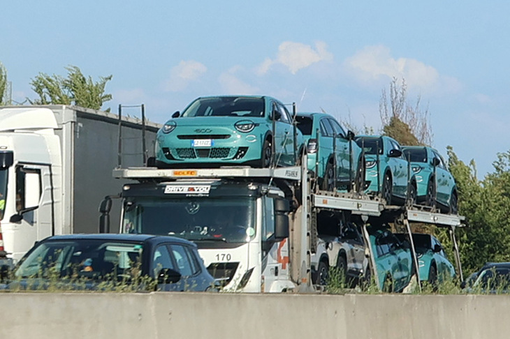 こちらは「フィアット600」。ポーランドのティヒ工場製である。2025年6月。