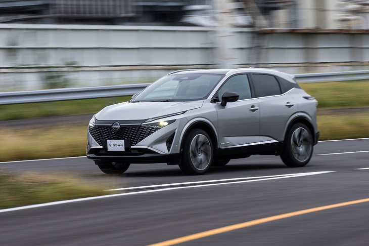 せっかくなので「キャシュカイ」の紹介も少し。ボディーの全長は4425mmで、日産の国内SUVラインナップでは「キックス」と「エクストレイル」の中間くらいのサイズ感だ。