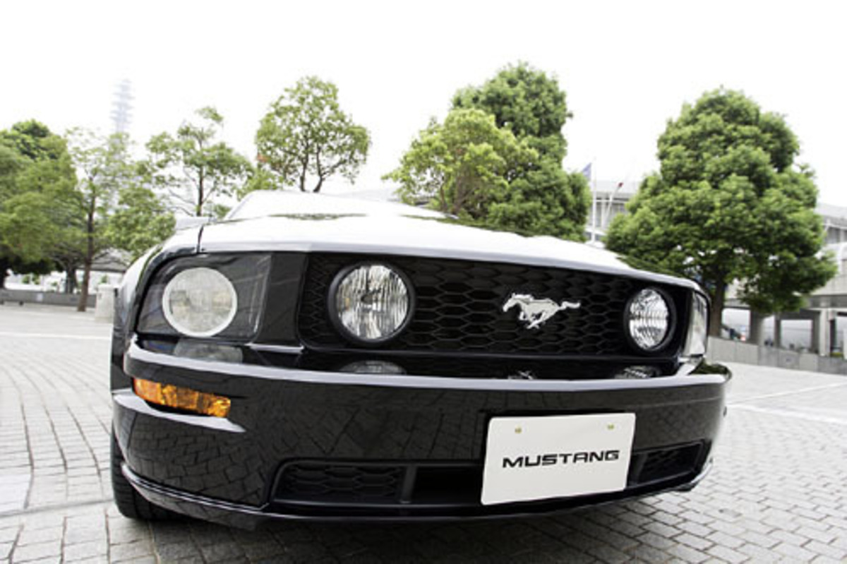 フォード・マスタングV8 GTクーペ プレミアム（FR/5AT）【ブリーフ