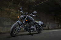 デザインを害する部品の付加を極力排し、シンプルさを追求した新型「チーフ」。デザイナーはオイルクーラーの装備も許さなかったという。