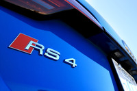 Dセグメントワゴン「A4アバント」をベースに、動力性能を磨き上げた「RS 4アバント」。アウディの傘下でモータースポーツ活動や高性能スポーツモデルの開発を担う、アウディスポーツが手がけたハイパフォーマンスワゴンだ。