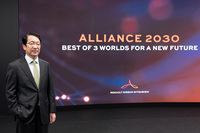 ルノー・日産・三菱アライアンスのオンライン説明会より、三菱自動車の加藤隆雄社長。三菱は長らく、GSユアサ、三菱商事との合弁会社であるリチウムエナジージャパンからバッテリーを調達してきたが、新型「アウトランダー」には、日産と関係の深いエンビジョンAESCのバッテリーを採用。今後は車種に応じて、両メーカーのバッテリーを使い分けていくという。