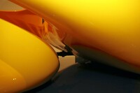 前部と後部との間にはジョイントが見える。