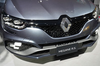 1.8リッターターボエンジンは最高出力300PSの大台に　「ルノー・メガーヌR.S.トロフィー」発売の画像