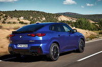 「X2」のプラットフォームは前型と同様の「UKL2」をベースに、電動化を想定したモディファイが加えられた「FAAR」を採用している。