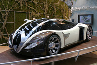 これがクルマだよ、それも顔！　信じられるぅ？