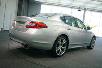 二代目「日産フーガ」、流麗なボディにハイテク満載の画像