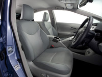 「トヨタ・プリウスPHV」の量販版が登場の画像