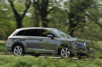 動力性能は0-100km/h加速が6.1秒で、最高速は250km/h（欧州仕様）。