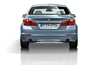 「BMWアクティブハイブリッド5」は、3リッター直6ターボ（306ps、40.8kgm）にモーター（55ps、21.4kgm）を組み合わせたハイブリッドシステムを搭載する。