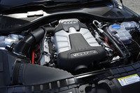 スーパーチャージャー付きの3リッターV6直噴エンジンは、最高出力310psを発生。