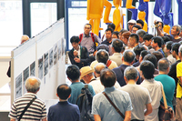 盛況だったギャラリートーク風景。