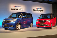 新型「スズキ・ソリオ」（写真左）および「ソリオ バンディット」（同右）