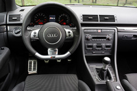 アウディRS 4（4WD/6MT）【海外試乗記】の画像