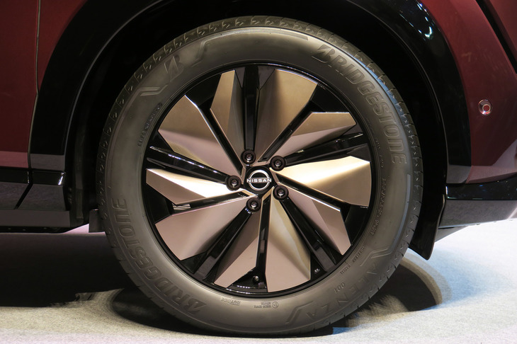 日産アリア リミテッド（タイヤ＆ホイール）