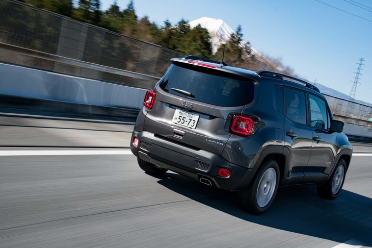 3グレード中、アダプティブクルーズコントロールが設定されるのは「リミテッド」のみとなっている。