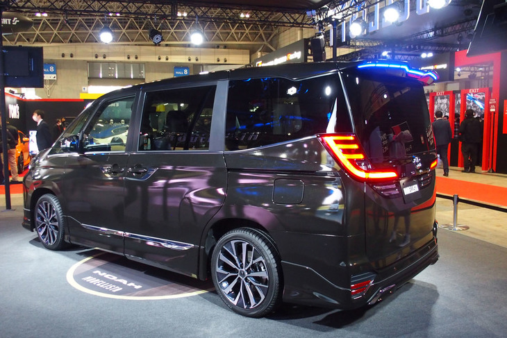 モデリスタのカスタマイズパーツが装着された新型「トヨタ・ノア」。