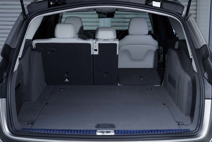 「ステーションワゴン」の荷室。グレードの違いにかかわらず、積載容量は640～1820リッター。