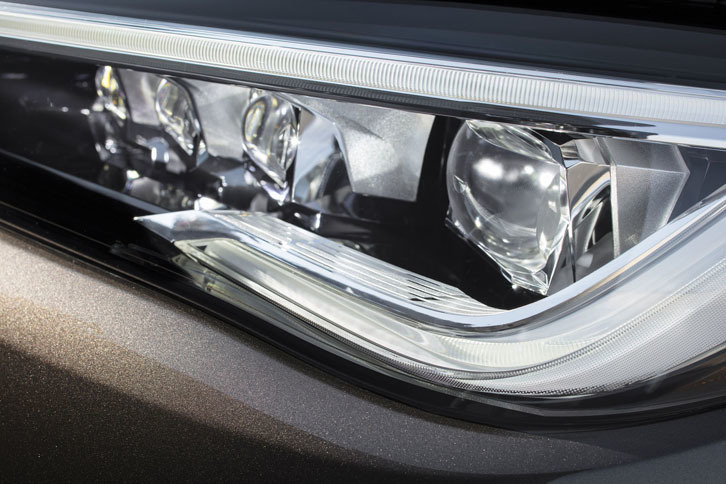 インフィニティQX50（ヘッドランプ）