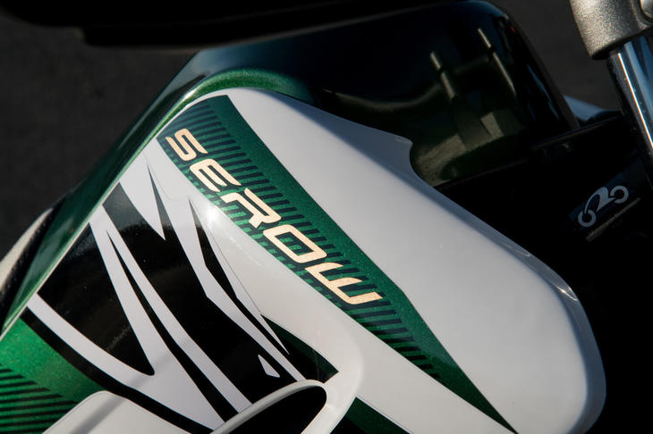 カラーリングは、試乗車に採用されていたホワイトとグリーンの2トーンを含め、全3種類が用意されている。