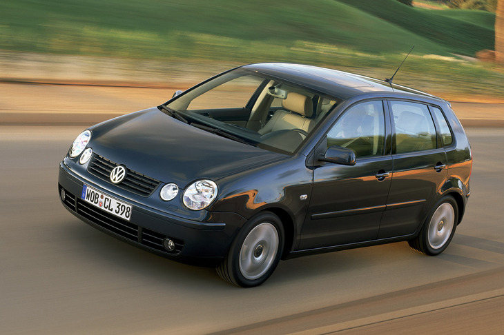 2001年のフルモデルチェンジによって誕生した4代目「ポロ」。丸目4灯の愛らしいフロントマスクが目を引いた。