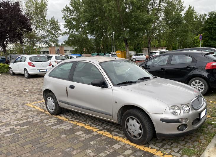 BMW傘下時代のローバーによって開発された「ローバー25」。