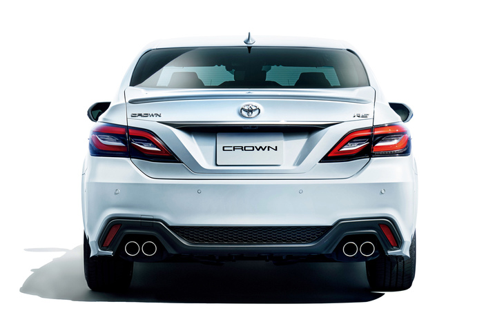 新しい「クラウン」のデザインは、さまざまな規制や伝統などの枠に縛られながら、新しいイメージを求められるデザイナーの苦悩がにじみ出た作だった。