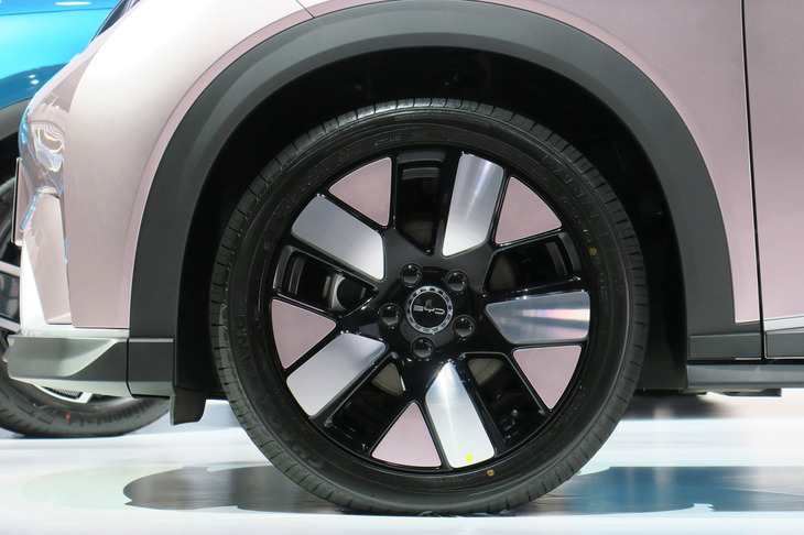 BYDドルフィン（タイヤ＆ホイール）