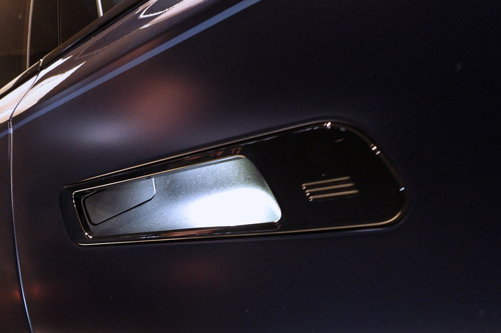 BMW i7 M70 xDrive（アウタードアハンドル）