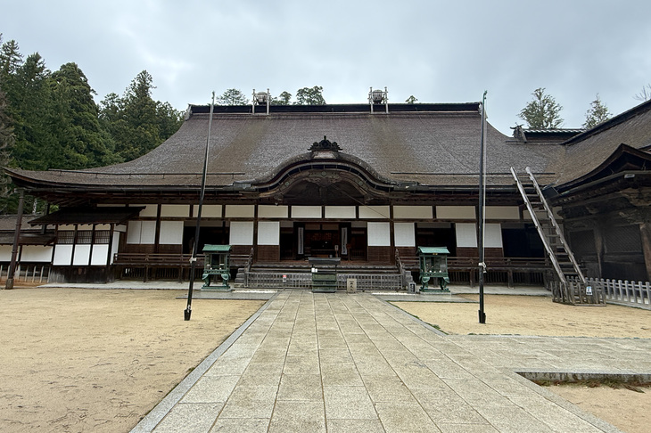 高野山真言宗の総本山である「金剛峯寺（こんごうぶじ）」は、まさにメインスポットと呼べる存在。