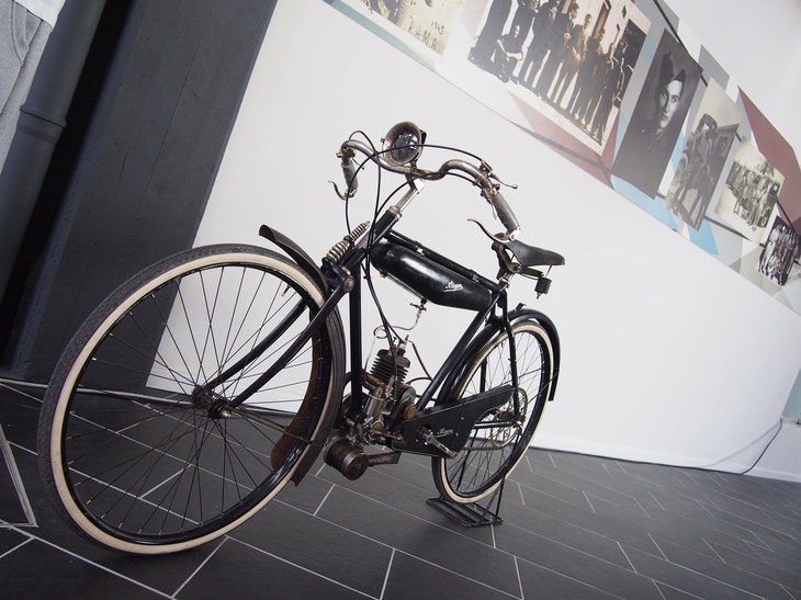 フランスの二輪ブランドであるアルションの原動機付自転車。