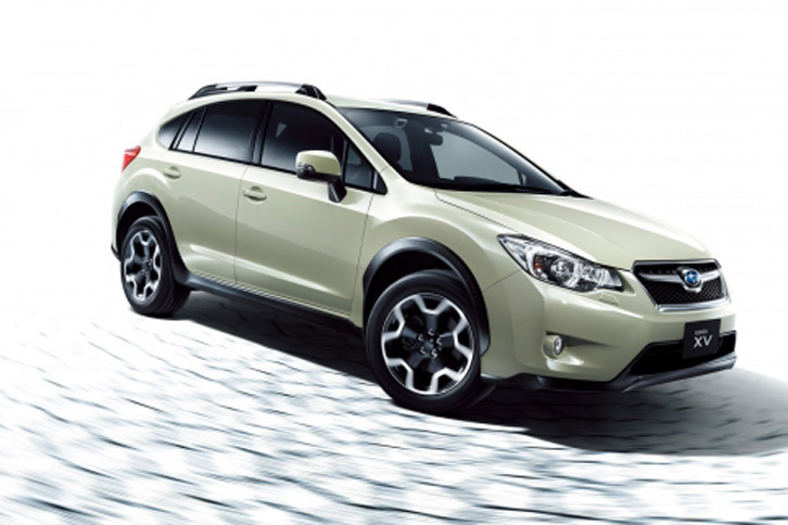 伊達軍曹お気に入りの、デザートカーキ色をまとった先代「スバルXV」。