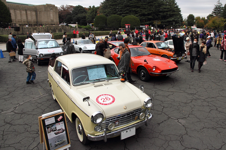 CCC（Classic Car Circuit）と題された走行披露では、企画展示車両に加えてオーナーの参加車両からも18台が選ばれ、デモランを行った。これらはその一部。