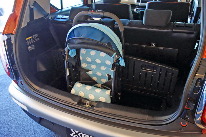 スズキ・クロスビー ハイブリッドMZ（ラゲッジルーム）