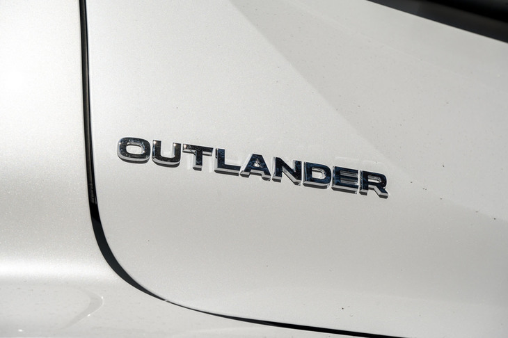 三菱アウトランダーPエグゼクティブパッケージ