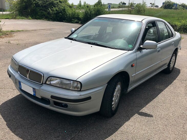 「ローバー600」は、提携先であったホンダの「アコード」をベースとしていた。1993年から1999年まで生産された。