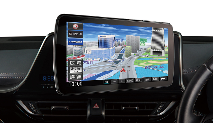 車両に装着したF1XV。このモデルでは左右の角度調整が可能なので、このように画面をドライバーに向けることができる。（想定売価：18万円前後）