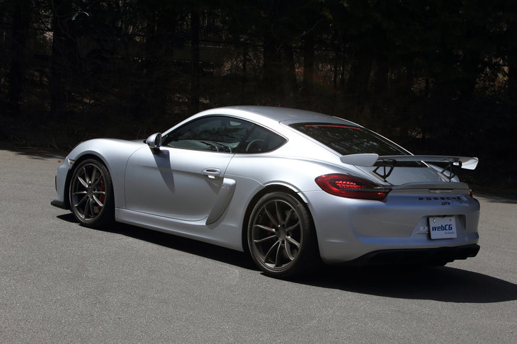 「ケイマンGT4」はサーキット走行を視野に入れたハードコアなグレードとして、2015年のジュネーブショーでデビューした。