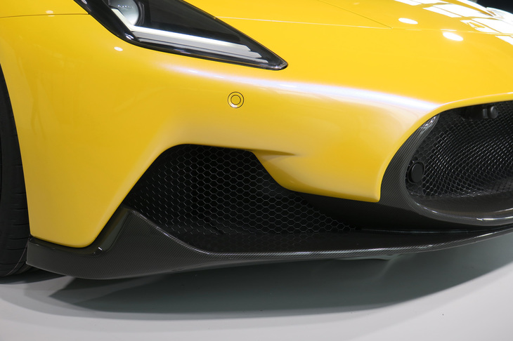 マセラティMC20（エアインテーク）