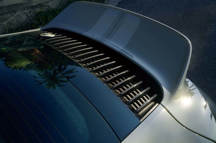 ポルシェ911スポーツクラシック（ダックテールスポイラー）