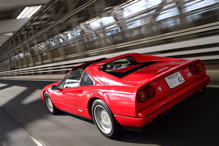 まさにひとり公道グランプリ！ 「328GTS」はヨーロッパ仕様に限る！