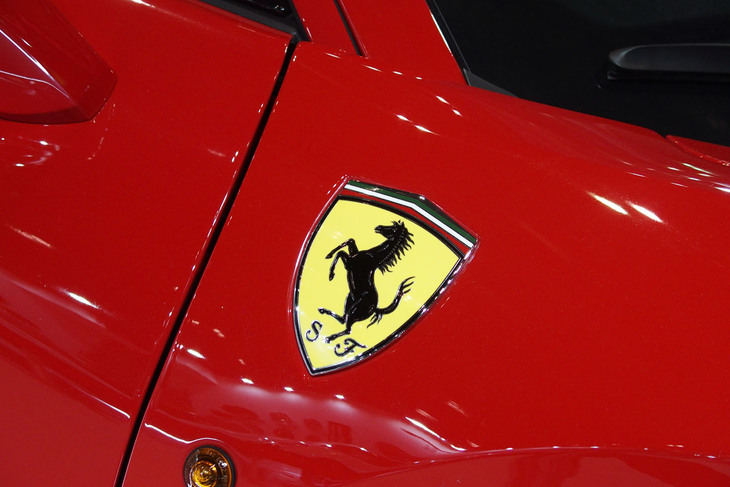 フェラーリ488ピスタ