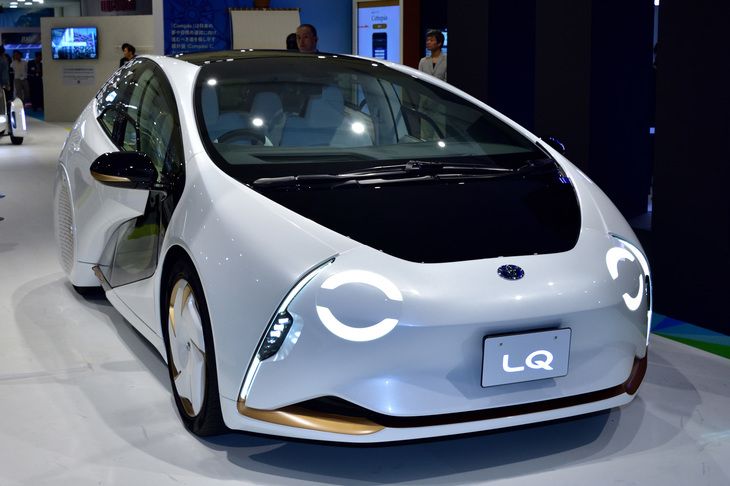 会場内でまず目を引かれたのが、トヨタのコンセプトカー「LQ」。AIエージェントを搭載した自動運転のコンセプトカーだ。