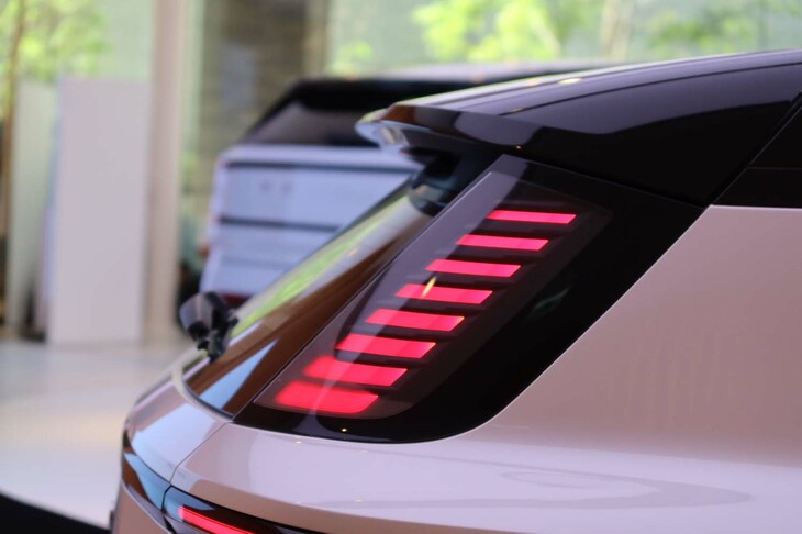 ボルボEX30ウルトラ シングルモーター エクステンデッドレンジ（リアコンビランプ）