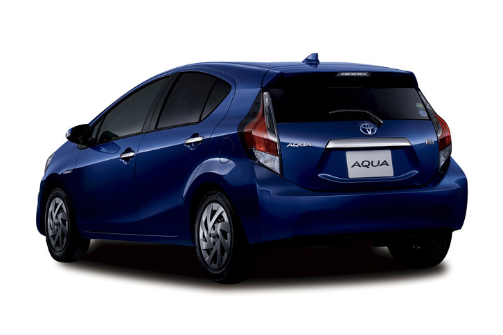 アウタードアハンドルとバックドアガーニッシュにメッキ装飾が施された。