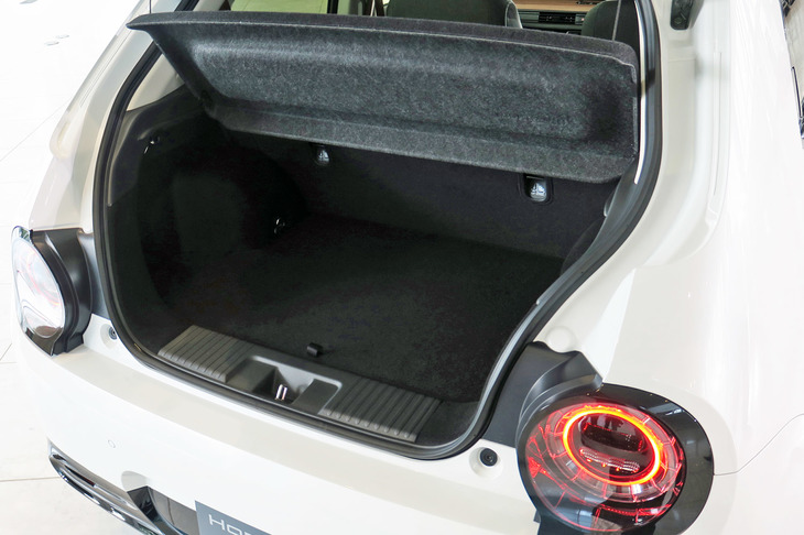 ホンダeアドバンス（ラゲッジスペース）