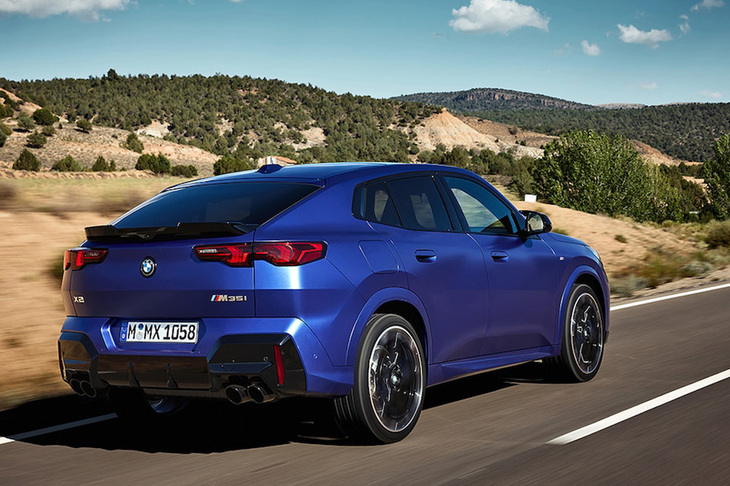 「X2」のプラットフォームは前型と同様の「UKL2」をベースに、電動化を想定したモディファイが加えられた「FAAR」を採用している。