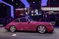 もはや庶民が購入できる金額ではないが、964型「911」のような空冷ポルシェで自動車人生を締めくくるのも悪くない。いや、悪くないどころか、むしろ幸せなカーライフだったと思えるに違いない。