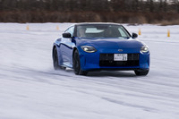 余興として（？）「フェアレディZ」も登場。最高出力405PSの3リッターV6ツインターボエンジンを搭載した大パワーのFR車だ。