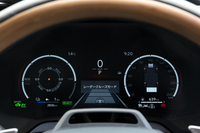 メーターパネルのスクリーンサイズが12.3インチに拡大。従来よりも横長の表示になり、基本的なレイアウトも変わっている。